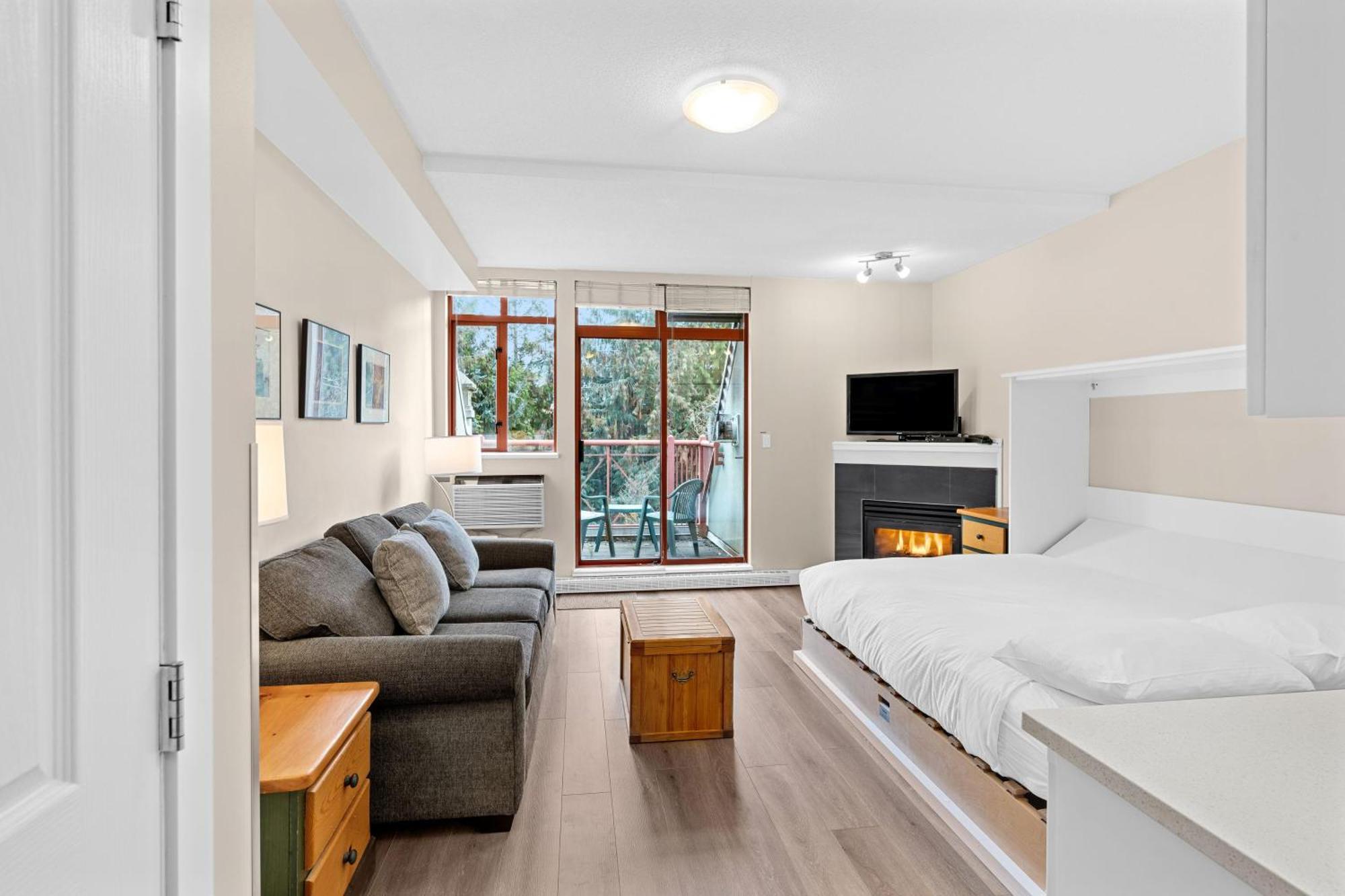 Alpenglow Lodge Studio With Park View By Mva 惠斯勒 外观 照片